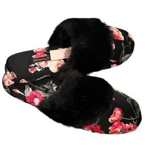 VICTORIA’S SECRET FLORAL BLACK FAUX FUR SLIPON SLIPPERS S